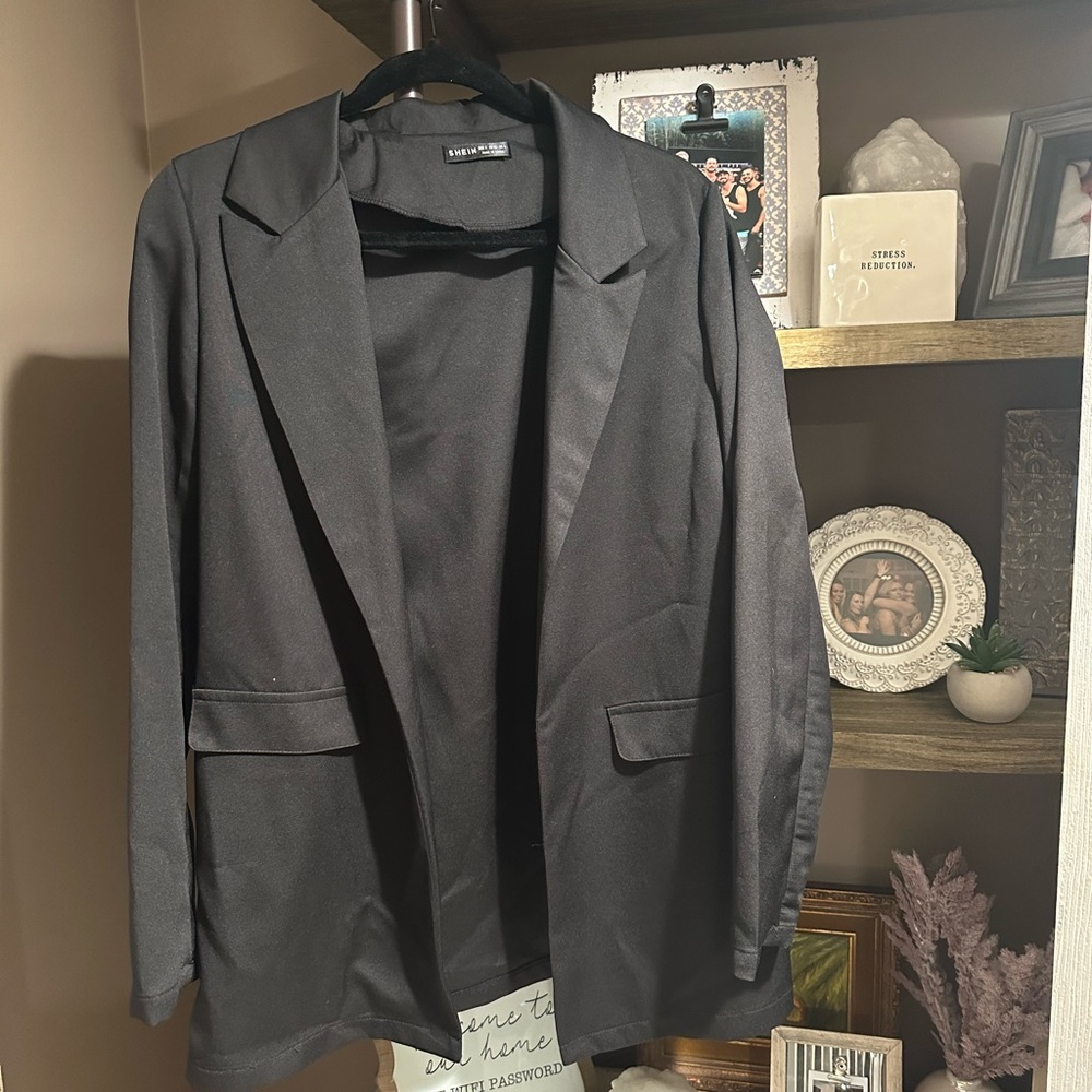 SHEIN black small blazer!